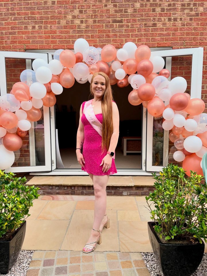 After just eight months, Amy was able to fit into size 8 clothing