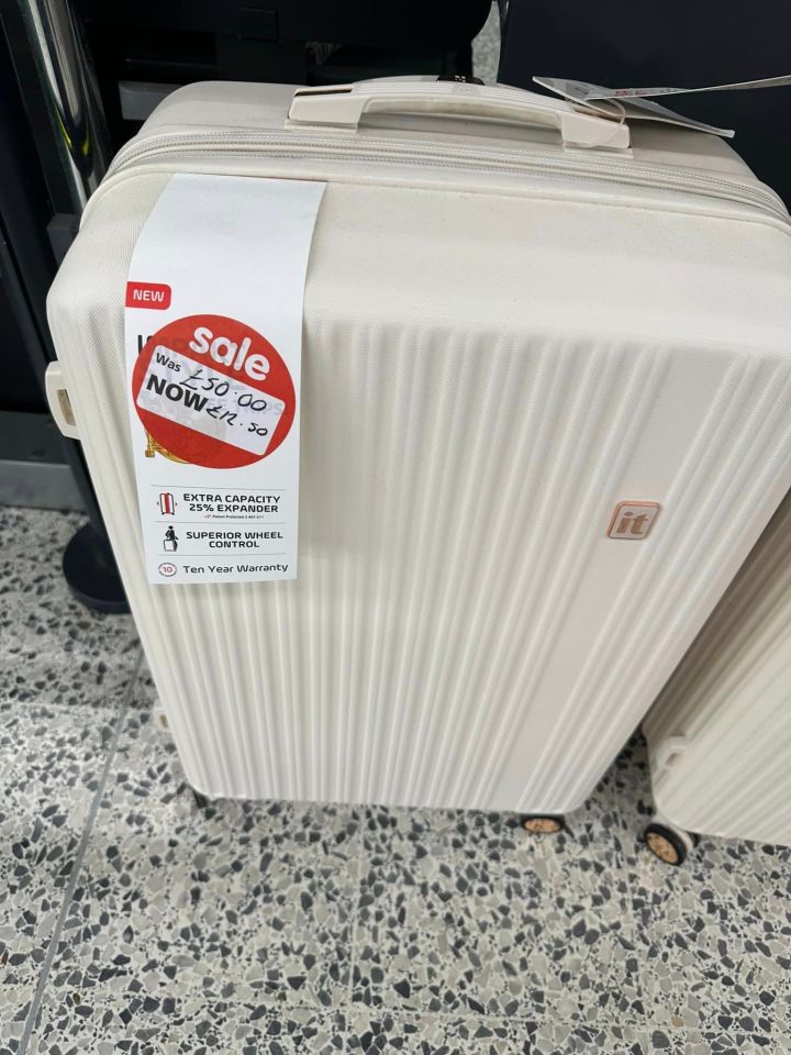 The It suitcases come with a ten year warranty and have superior wheel control