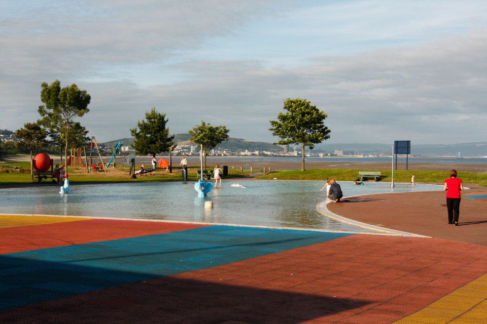 The swallow paddling pool is great for kids and even has a children's play area (far left)