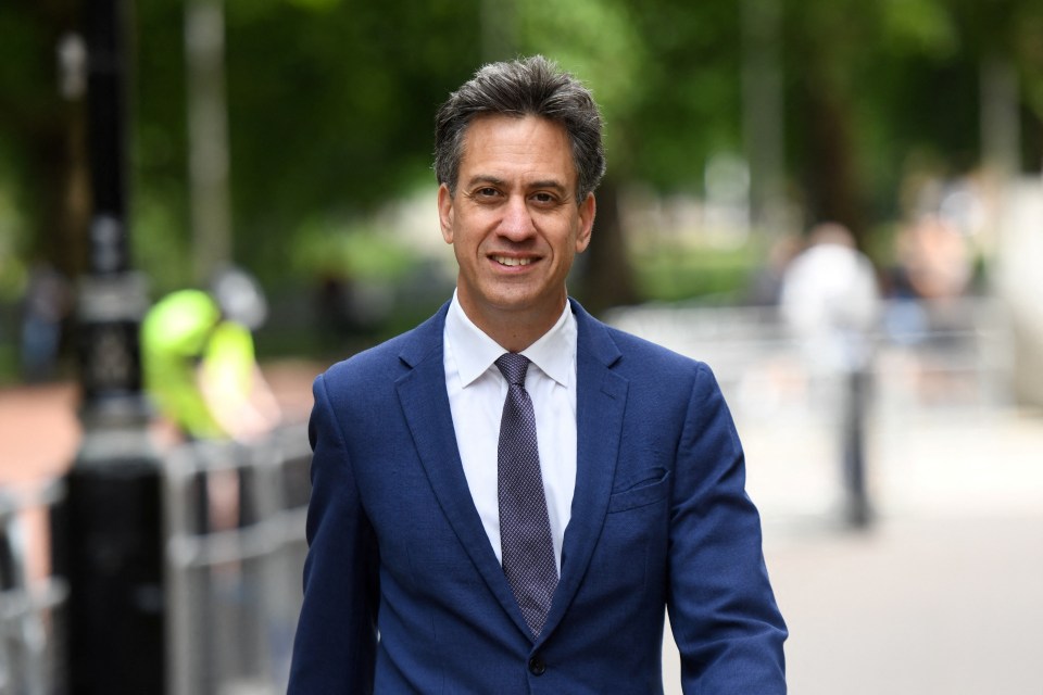 Ed Miliband has decided not to contest a legal challenge by eco-campaigners to allow oil and gas drilling in the North Sea