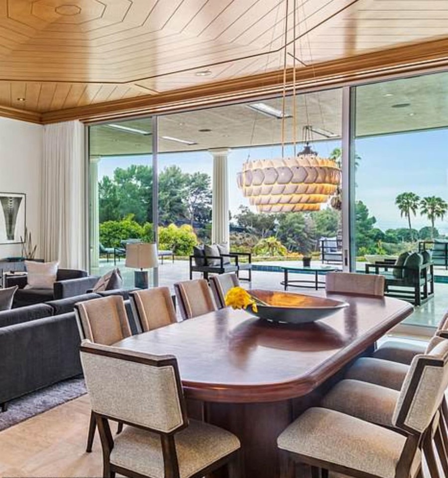 This architect-designed home allowed them to dine in style