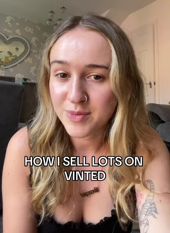 a woman is talking about how she sells lots on vinted