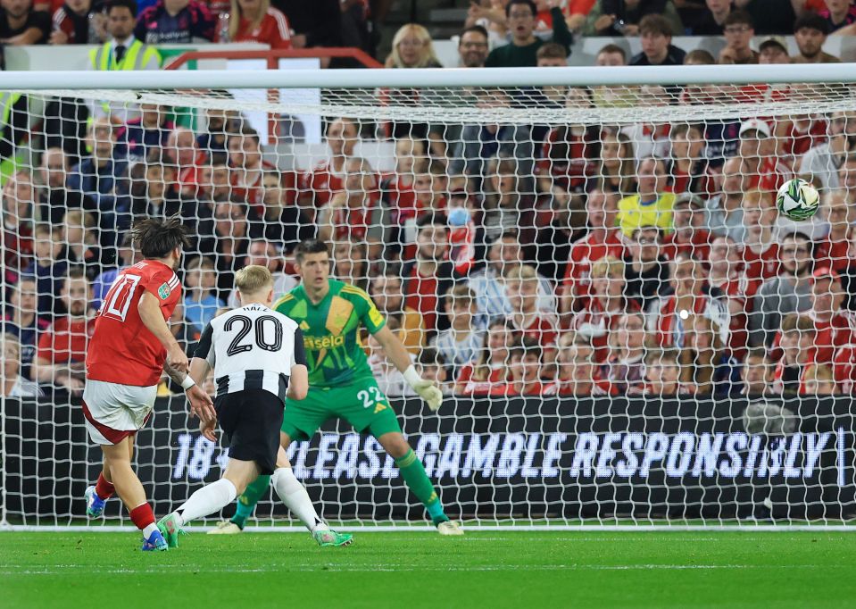 Jota Silva smashes home a brilliant strike for Forest