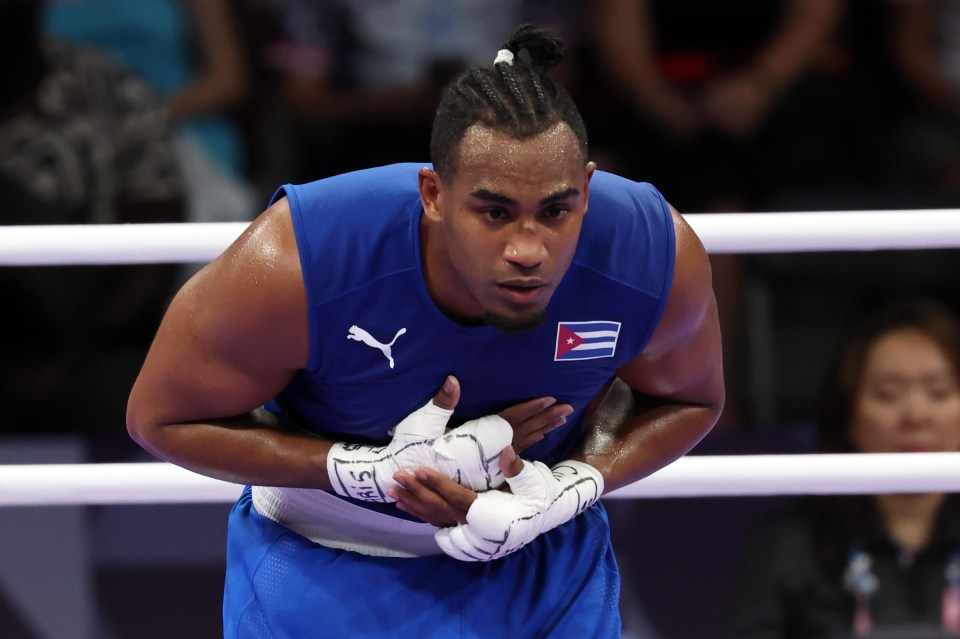 Arlen Lopez is boxing in the Olympics despite having a pro record