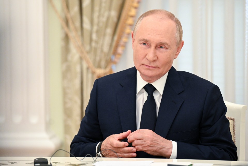 Vladimir Putin has called for Russians living on the Ukraine border to stop using dating apps