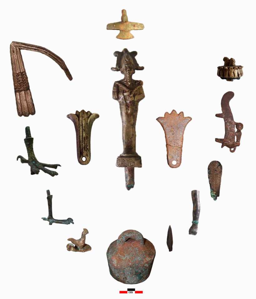 Artefacts included time measuring tools