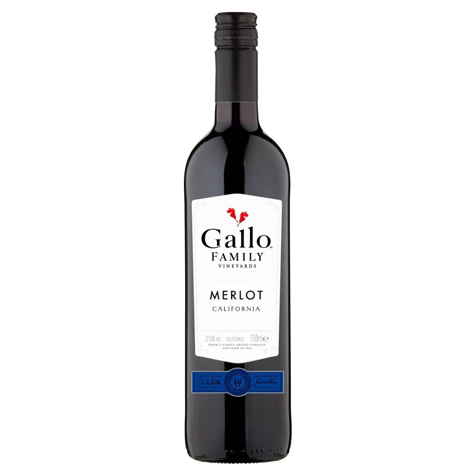 This wine is ­elegant and dry, with notes of fresh, red berries and a characteristic leafiness