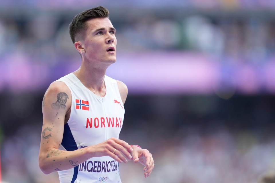 Jakob Ingebrigtsen fought back to win the heat