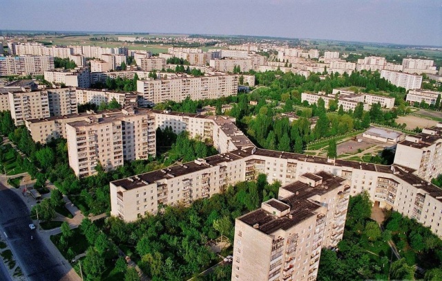 This apartment complex boasts 15,000 windows and 170 front doors