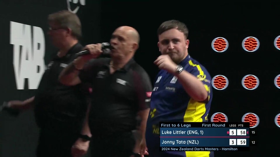 Luke Littler sealed victory in New Zealand as he reached the Darts Masters quarters