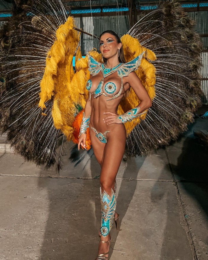 Stunning Muri Lopez is a carnival showgirl