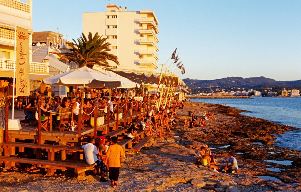 BT846F Cafe del Mar, San Antonio, Ibiza, Balearic Islands, Spain