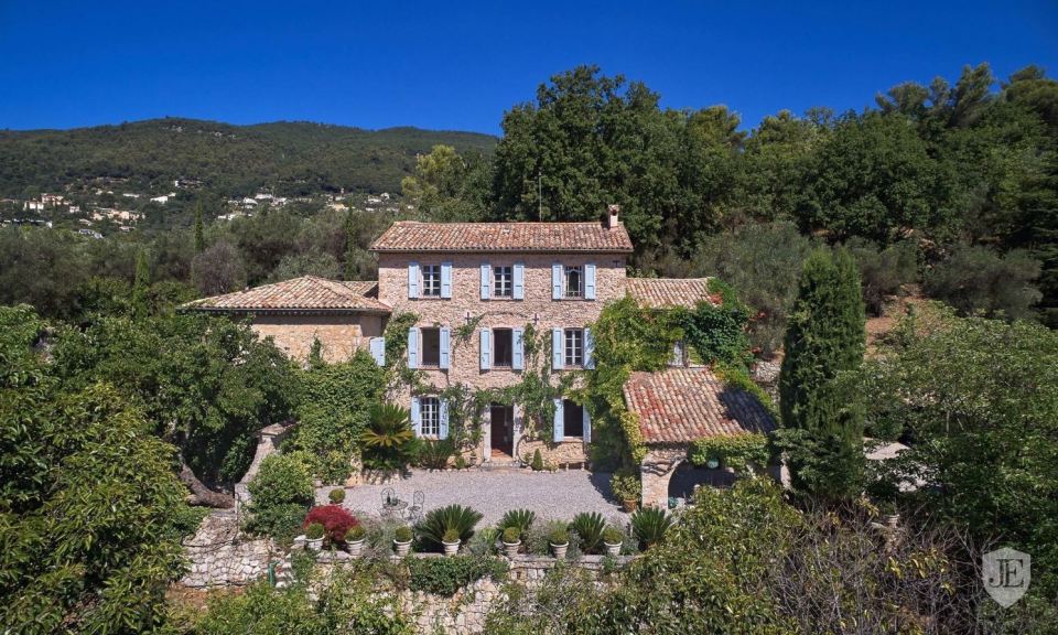 Liam's stunning French villa