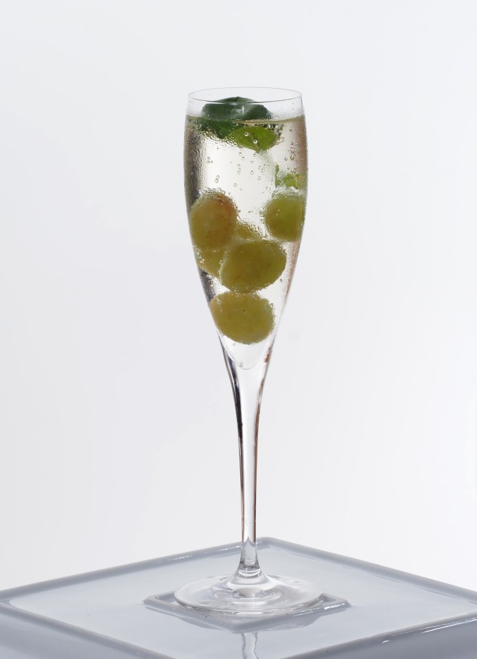 Natasha says: 'This looks so good and almost feels as though you’re drinking booze, as it’s served in a champagne flute'