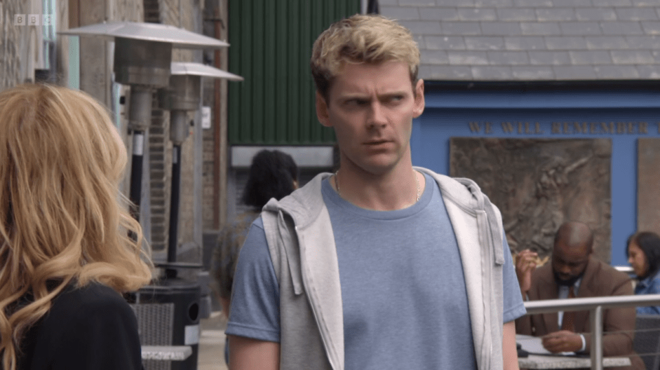 The Walford favourite recently wore a short sleeve hoodie that didn’t impress fans