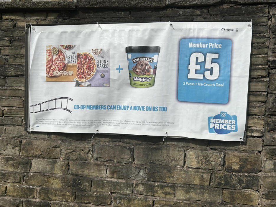 a banner advertises a member price of 5 pounds