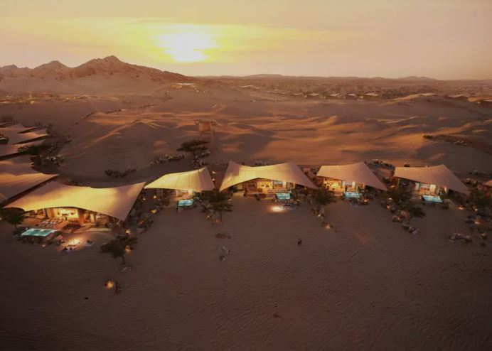 Ultra-lux accommodation will also be located up the Saudi sand dunes