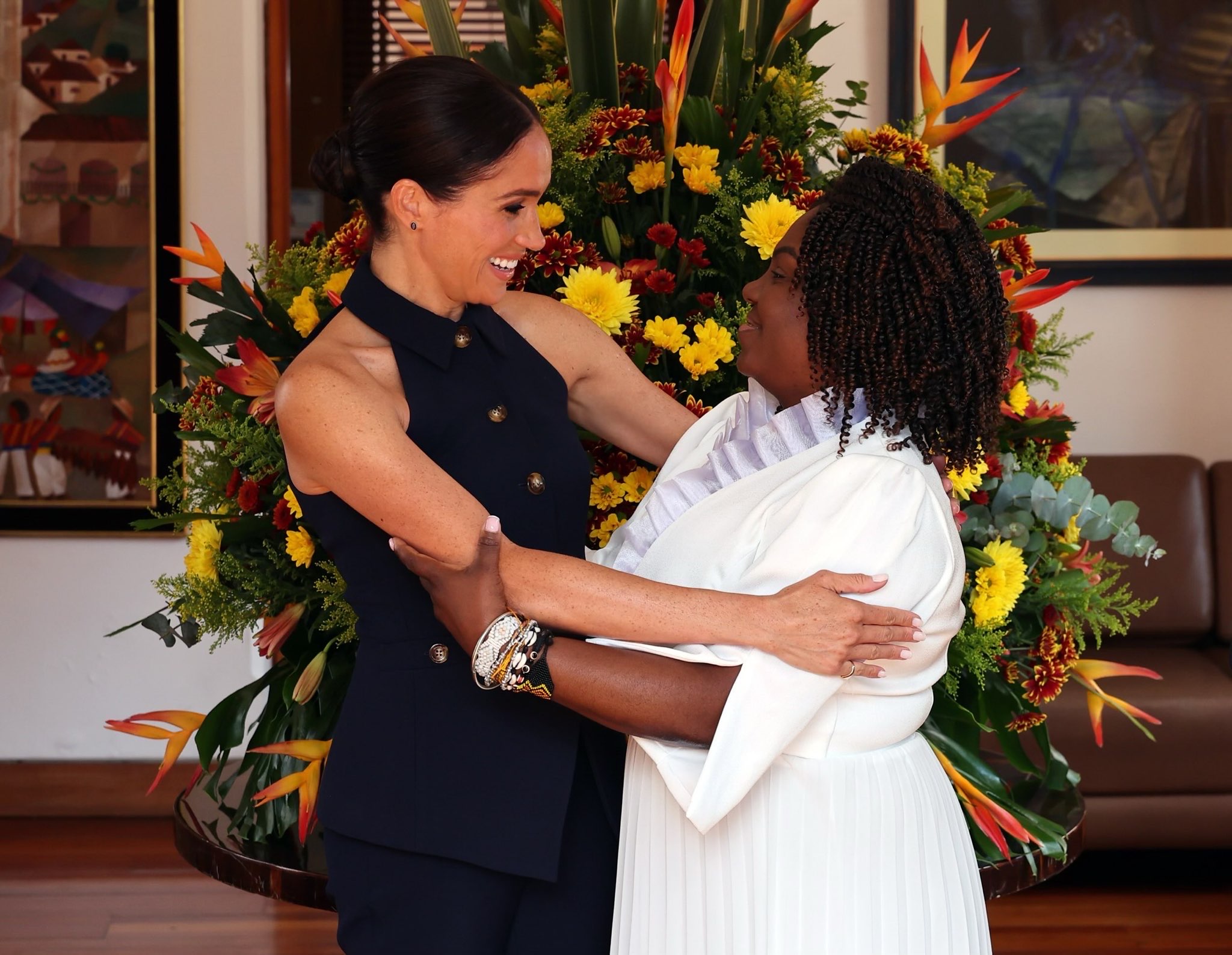 Meghan hugging Francia Márquez after her arrival on Thursday morning