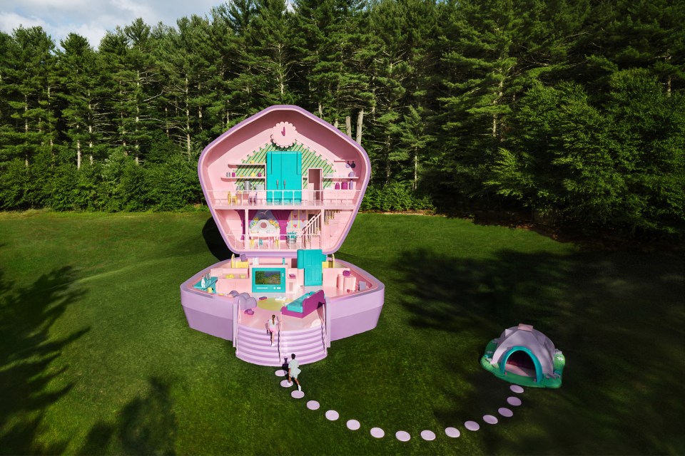 Polly Pocket fans can spend a nostalgic night in a life-sized version of her compact home