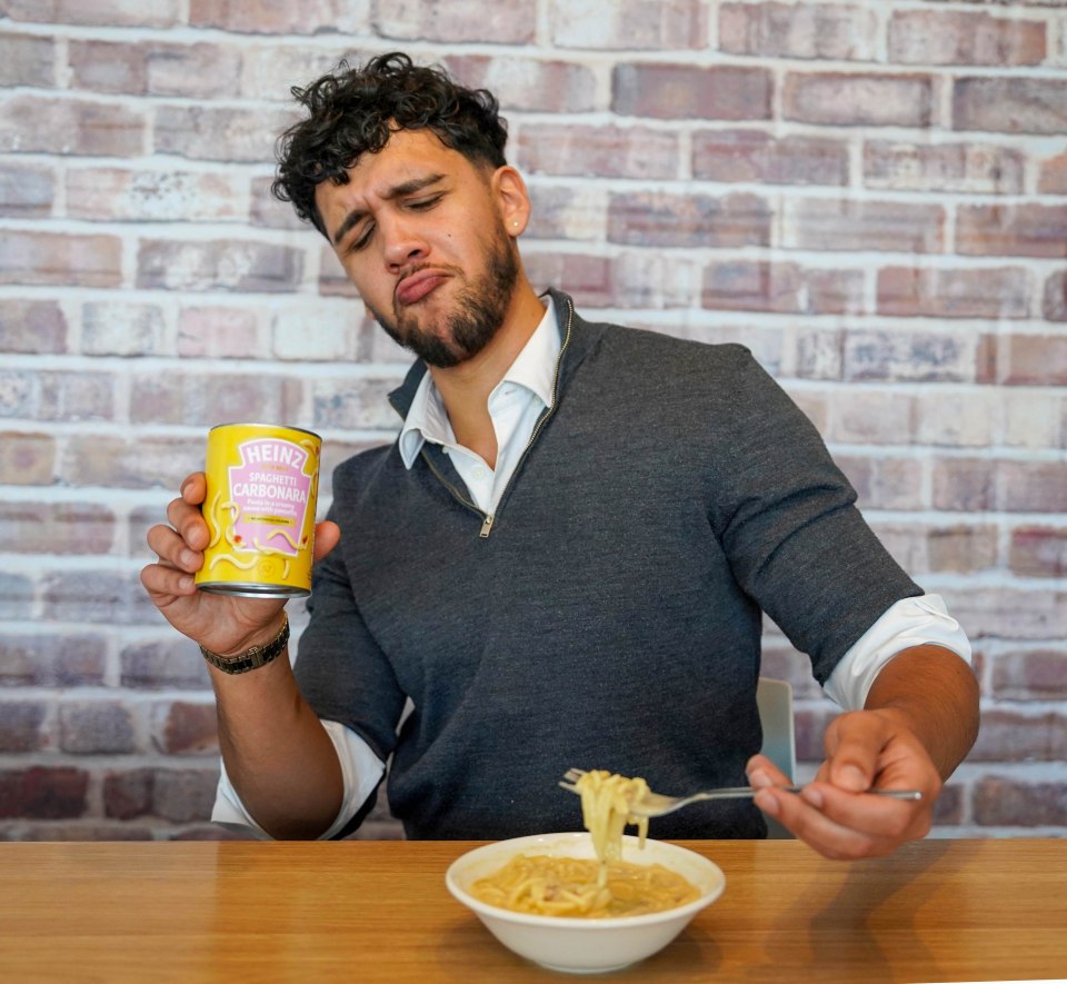 The Sun reporter Joe Hadden tested the Heinz Spaghetti Carbonara in a tin