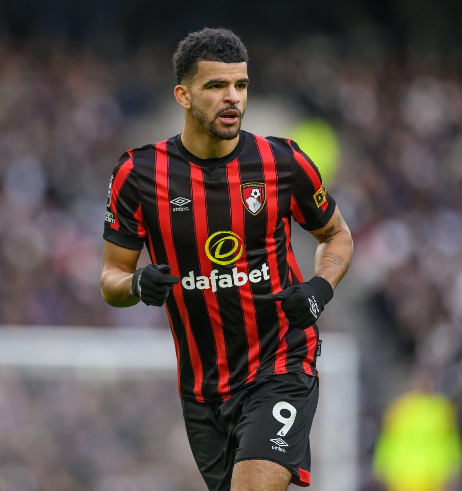 a soccer player with the number 9 on his jersey