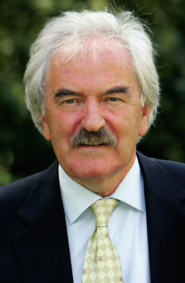 Des Lynam thinks female football pundits are unqualified to commentate on men's matches