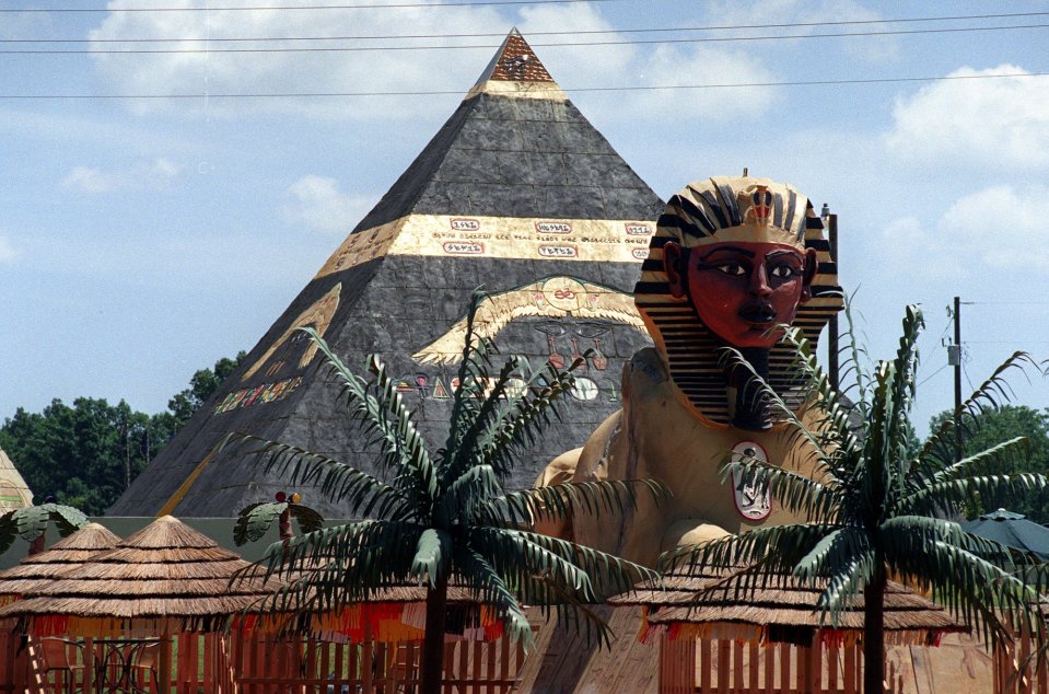 A 40-foot pyramid at the Nuwaubian complex outside of Eatonton, Georgia state, is guarded by a giant Sphinx