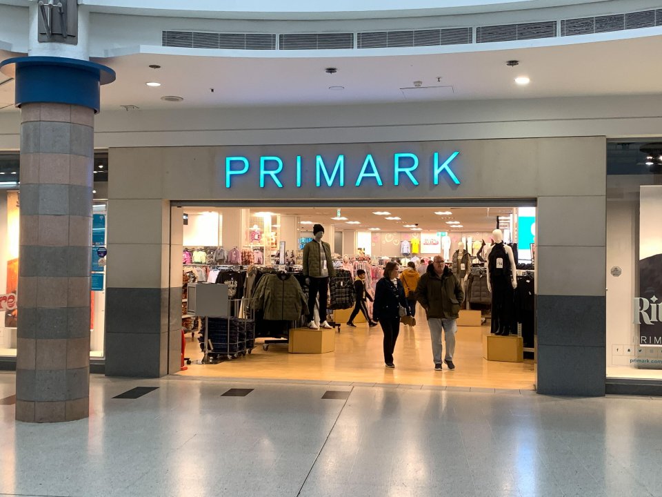 a store called primark is located in a mall