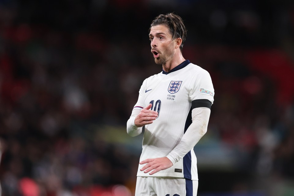 a soccer player with the number 10 on his jersey