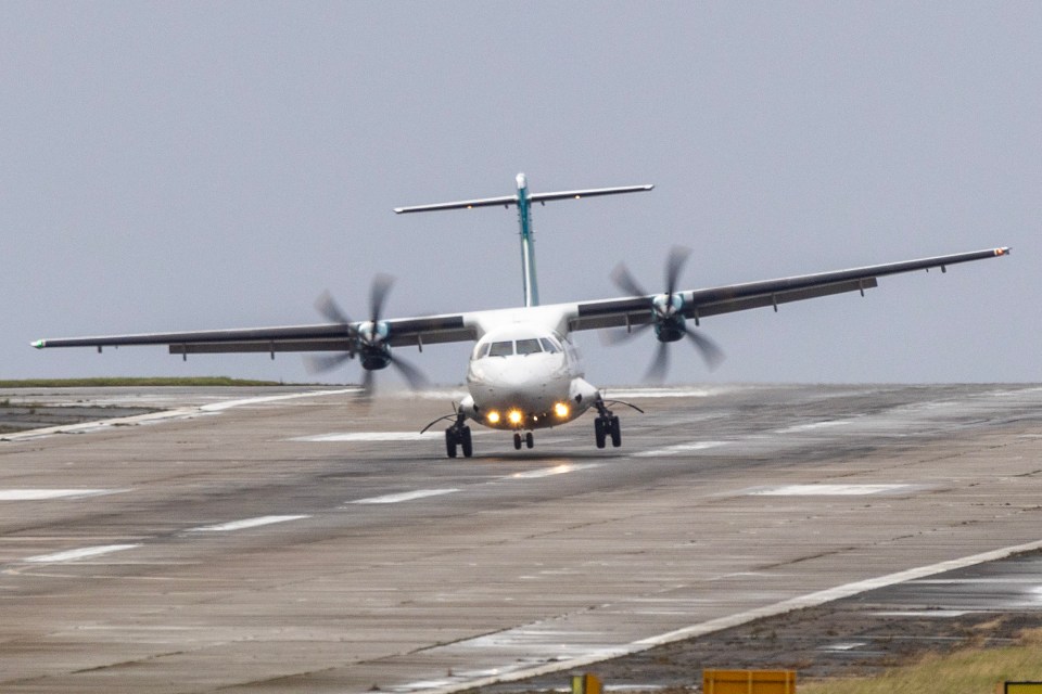 An Aer Lingus plane has a bumpy landing this morning in the strong winds at Leeds Bradford Airport