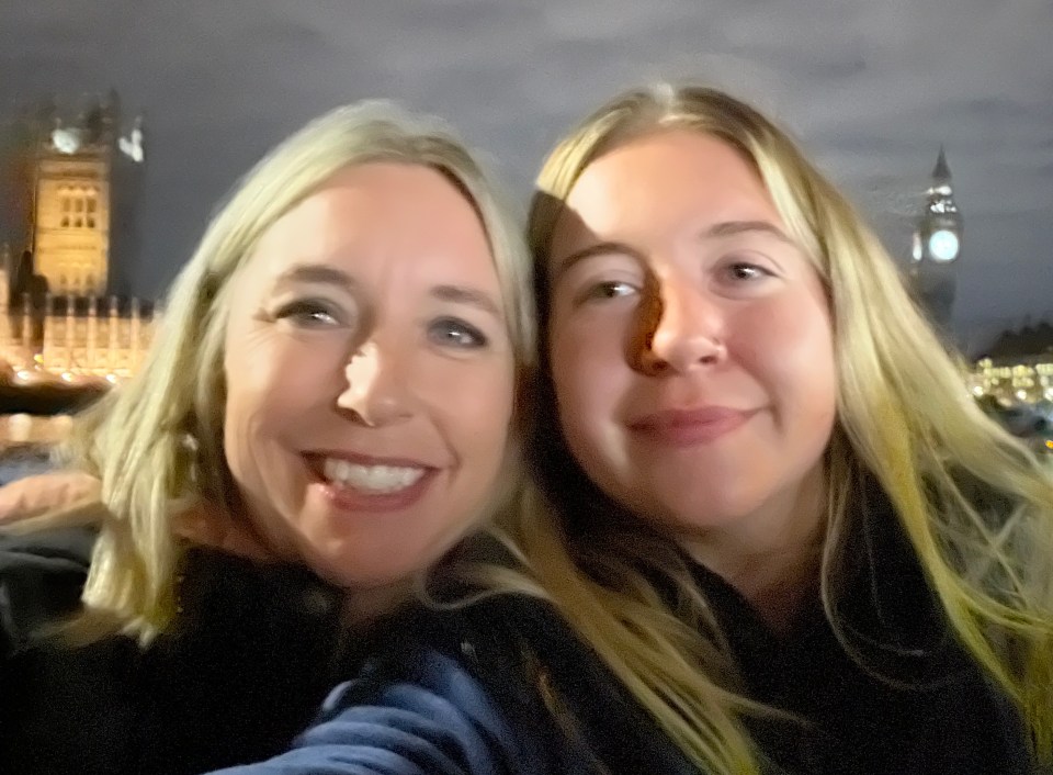 Jessica with mum Janine - in the queue where she met Aiden