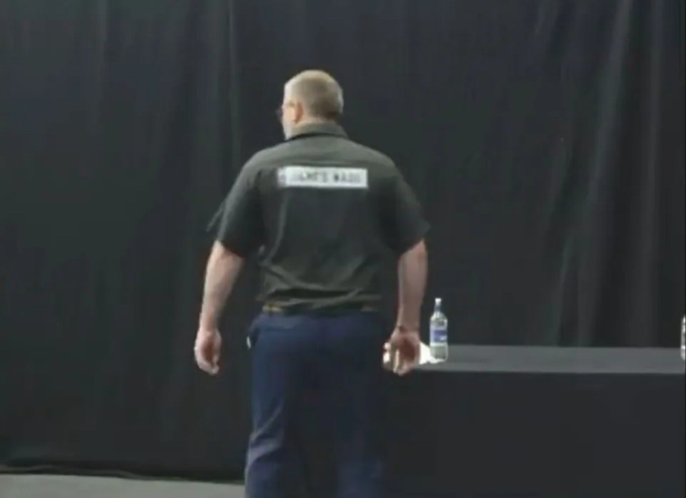 James Wade appeared to fart during the Players Championship