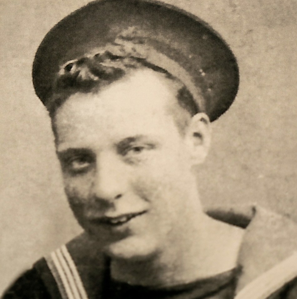 Les was sent to France as a gunner on a commandeered ferry, SS Ben-my-Chree