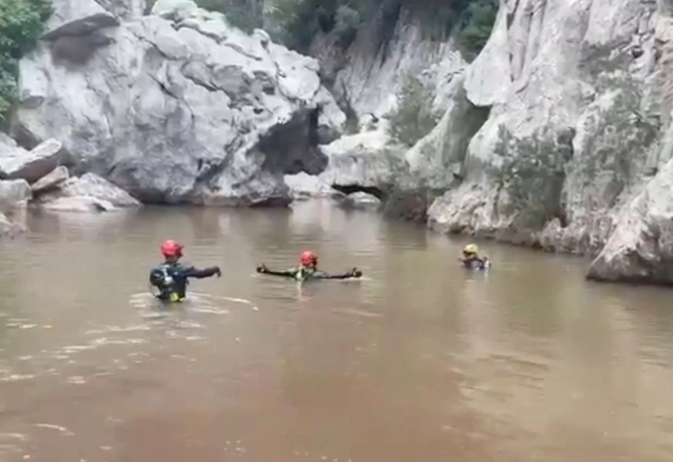 Divers search the lake in the Torrent de Pareis in Sa Calobra