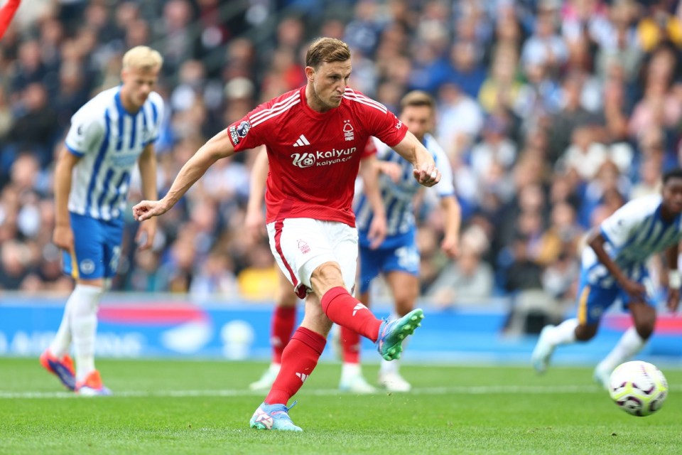 Chris Woods' tucked his penalty away to put Forest ahead in the 13th minute