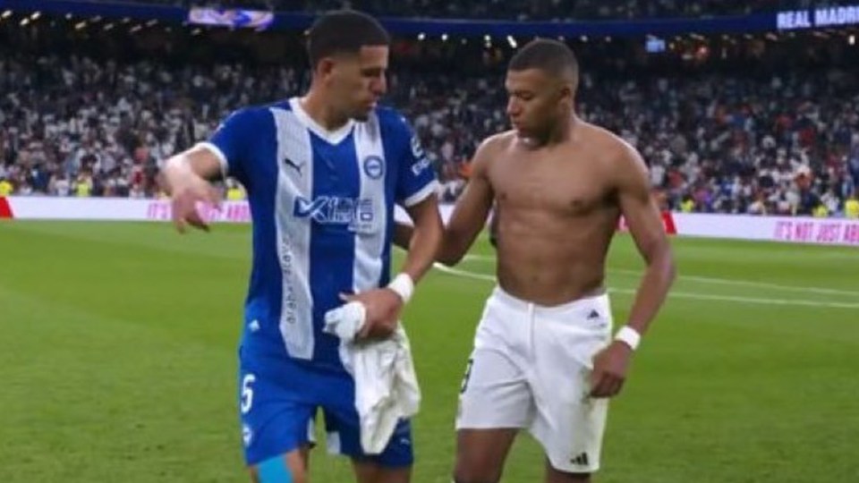 Kylian Mbappe gave his shirt to an opposition player at the end of the first half