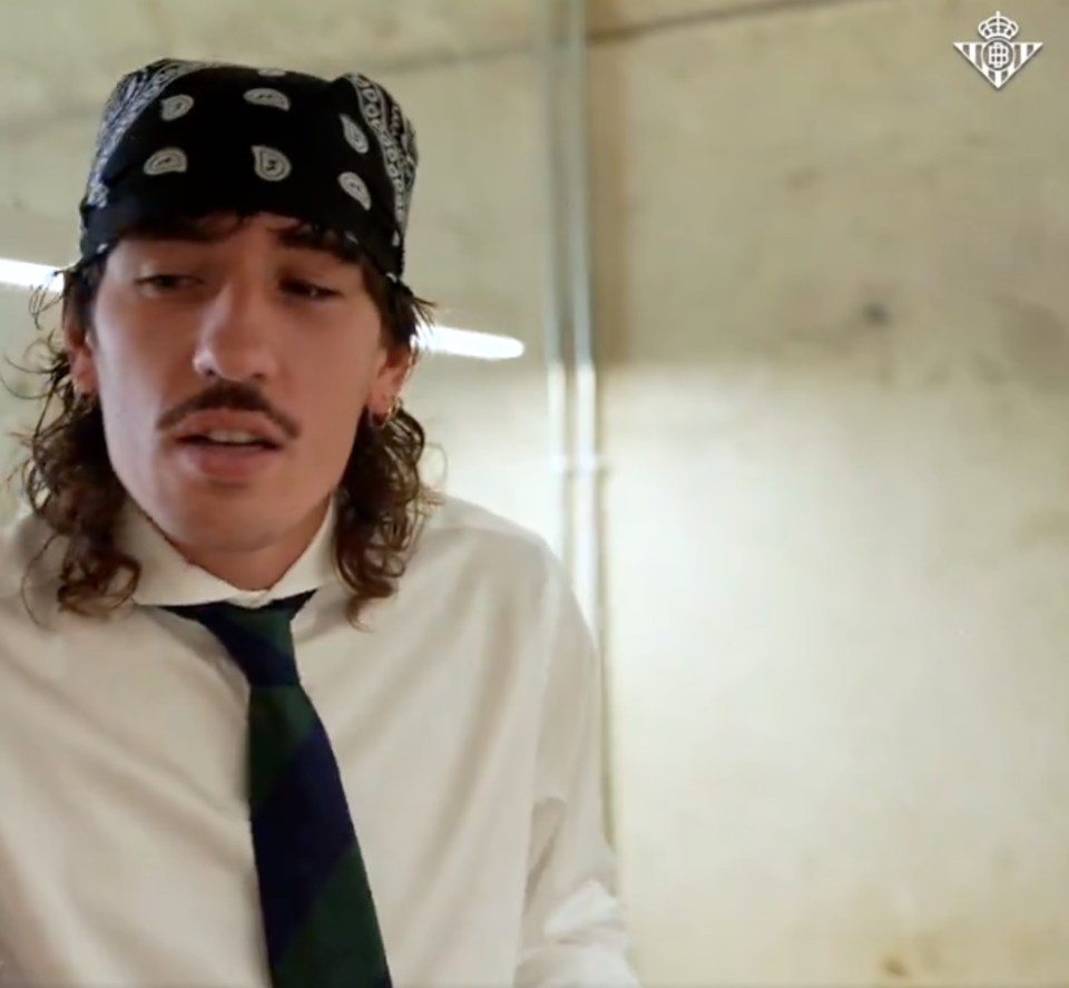 Hector Bellerin appeared in Real Betis' social media video