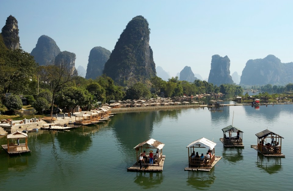 Yangshuo is a renowned tourism destination in Guangxi province, famous for its breathtaking karst landscape and winding Li River