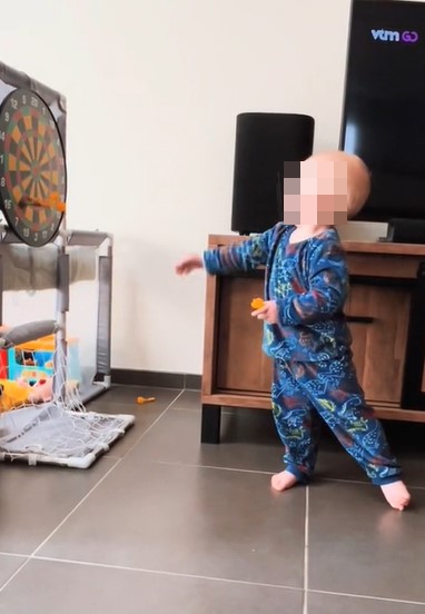 Toddler Léano Vanneste has taken TikTok by storm