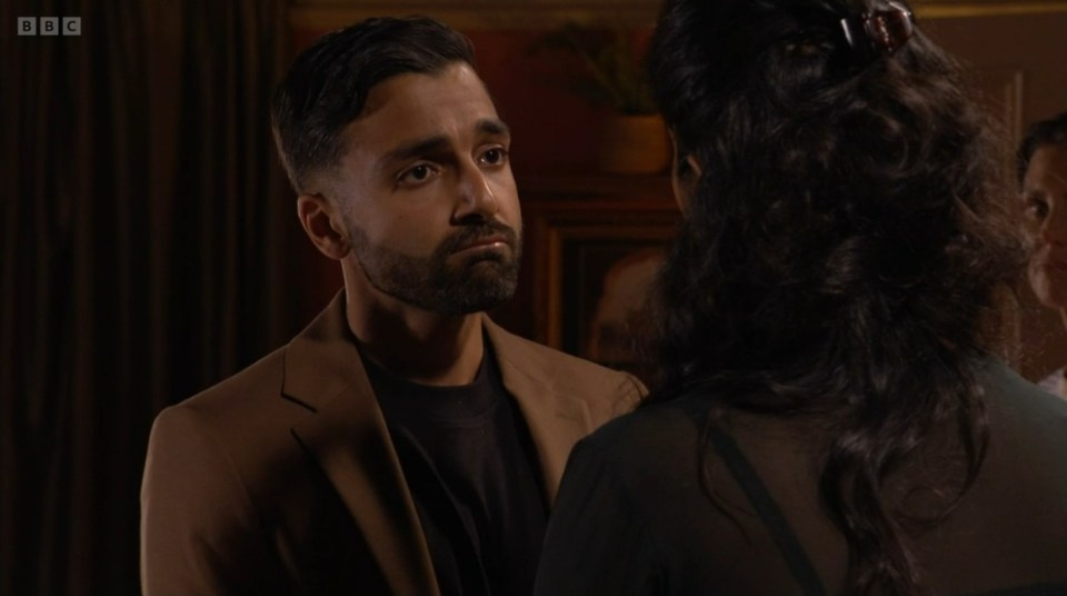 In emotional scenes Vinny said goodbye to his mother - and Walford