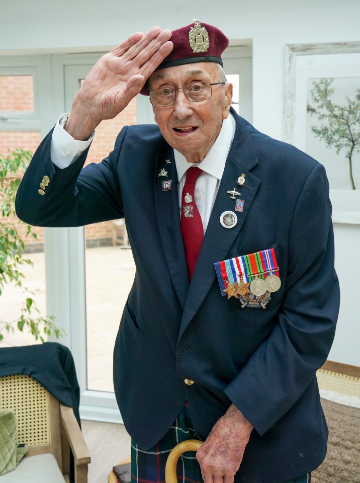 99-year-old veteran Geoff Roberts has returned to commemorate the 80th anniversary of the Battle of Arnhem