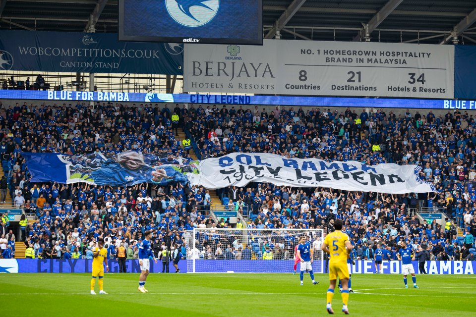 A banner hailing Sol Bamba