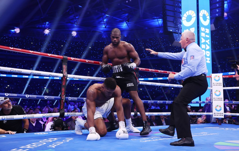 Daniel Dubois knocked ot Anthony Joshua in five rounds