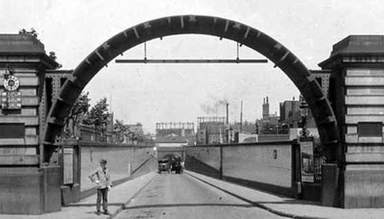 Rotherhithe Tunnel was built in 1908 and was not designed to cope with modern levels of traffic