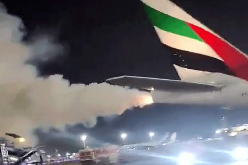 A video captured the moment flames and smoke came billowing out of an Emirates Boeing 777-300 engine