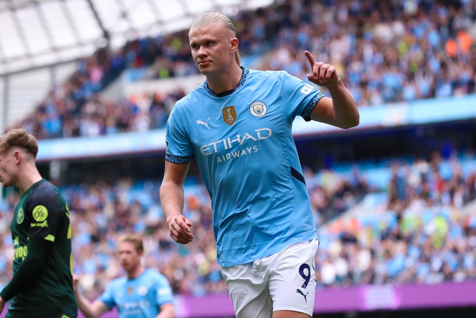 Erling Haaland scored twice as Man City beat Brentford 2-1