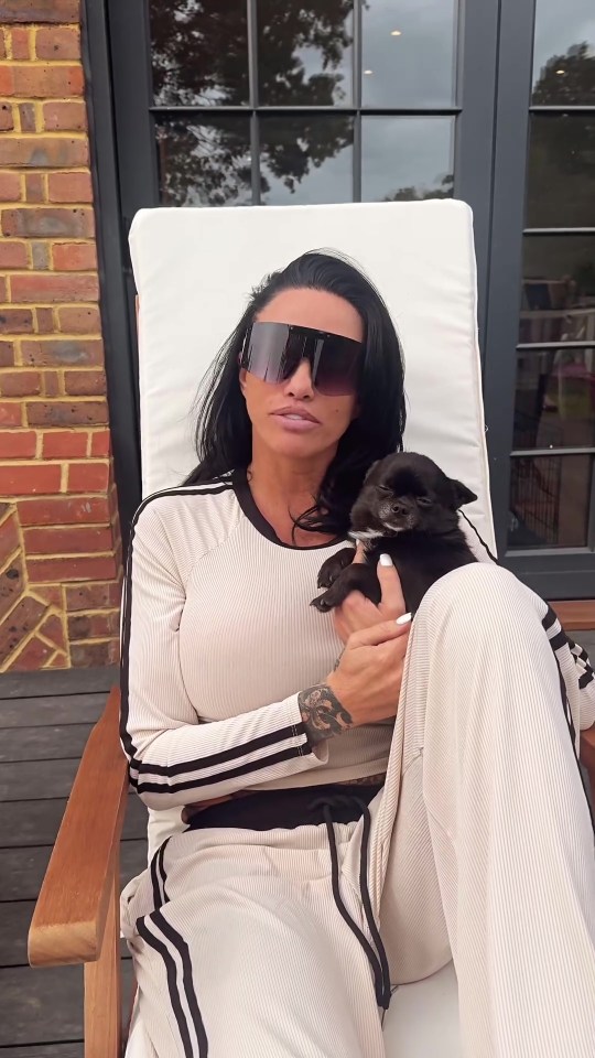 Katie Price had kisses with her dog Buddy