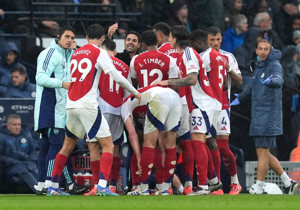 Mikel Arteta used the break in play to deliver a team talk