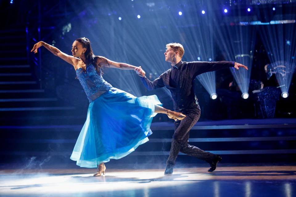 In week one, Jamie and Michelle performed a Viennese waltz