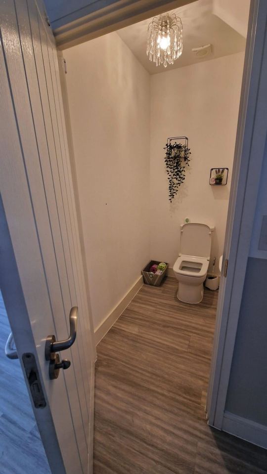 Maria revealed how she transformed her plain new build bathroom on a budget